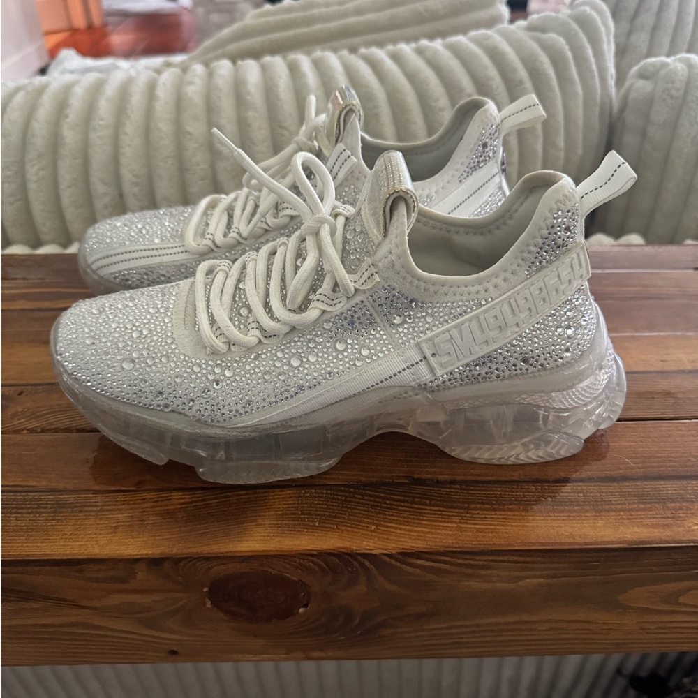 Steve Madden White Sneakers with Breathable Mesh and Chunky Sole